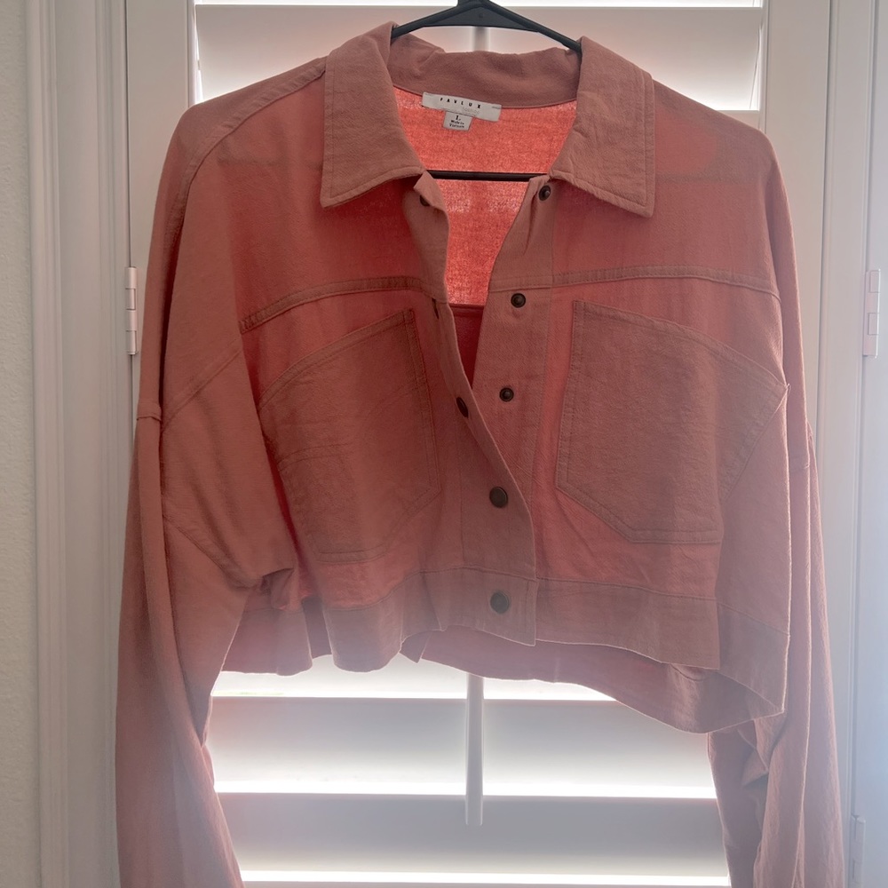 Cropped open button shirt